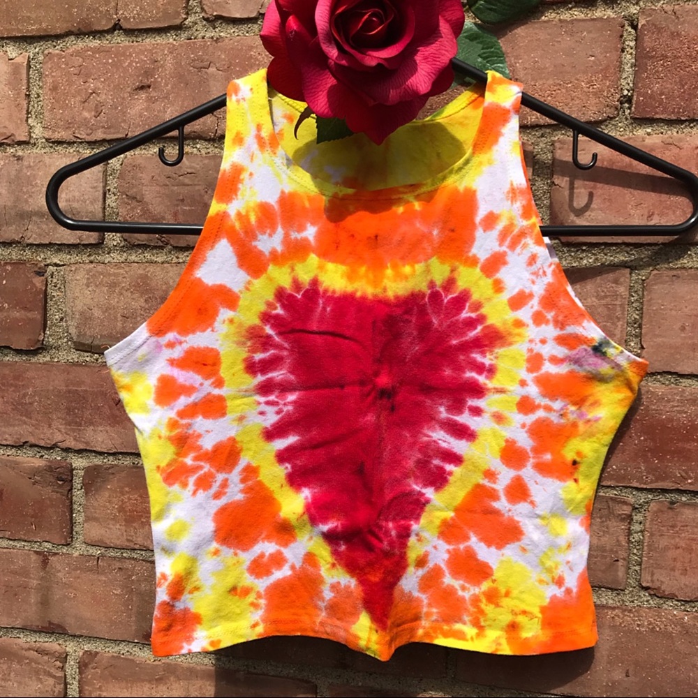 Large heart dyed crop